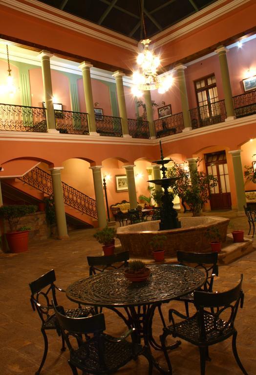 Capital Plaza Hotel Sucre Eksteriør bilde